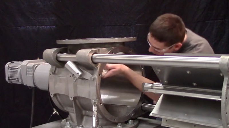 Easy Clean Airlock Maintenance