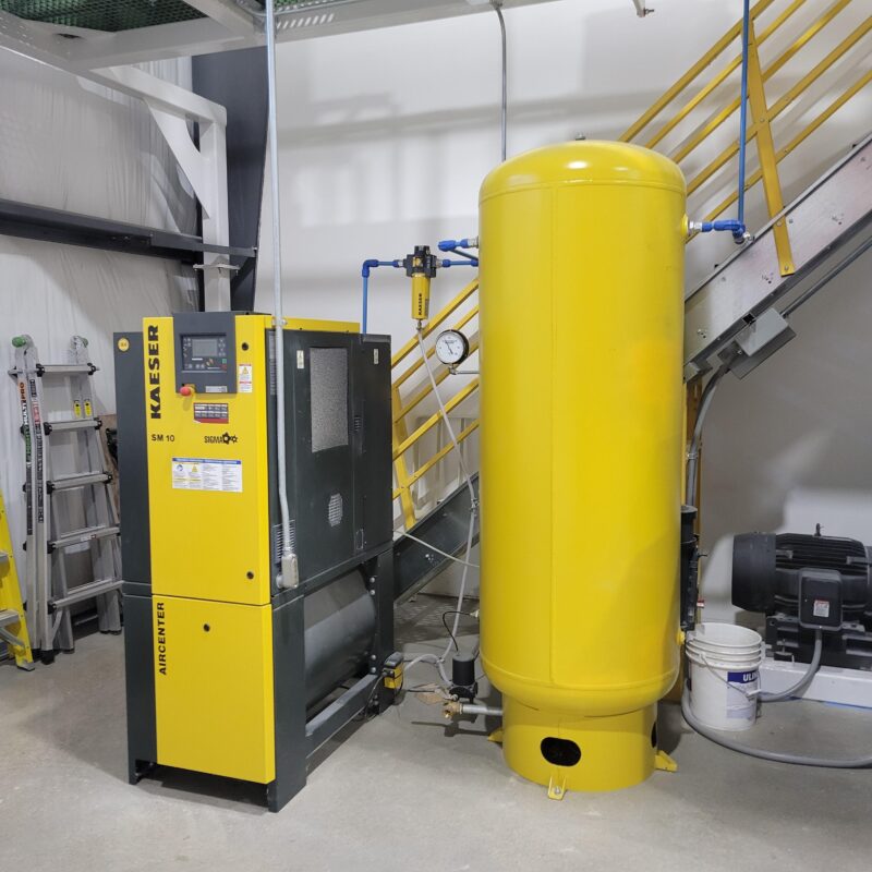 Industrial Compressed Air Convey Line Tank and Pump